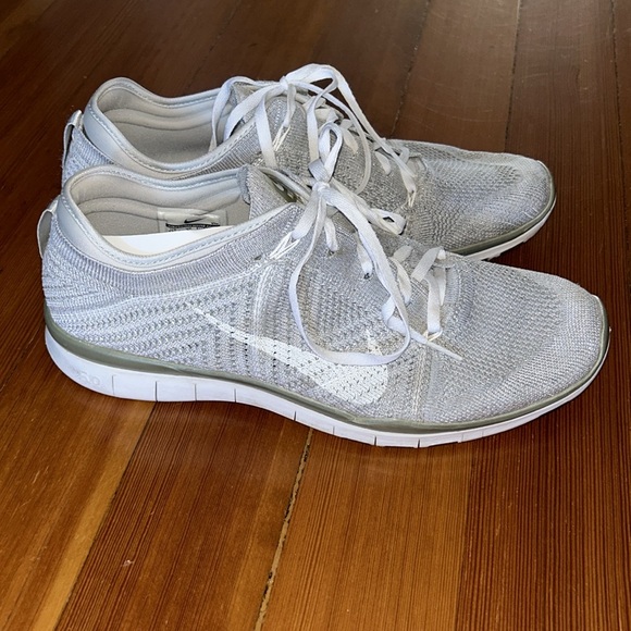 Nike Free 5.0 running shoe - Picture 2 of 6